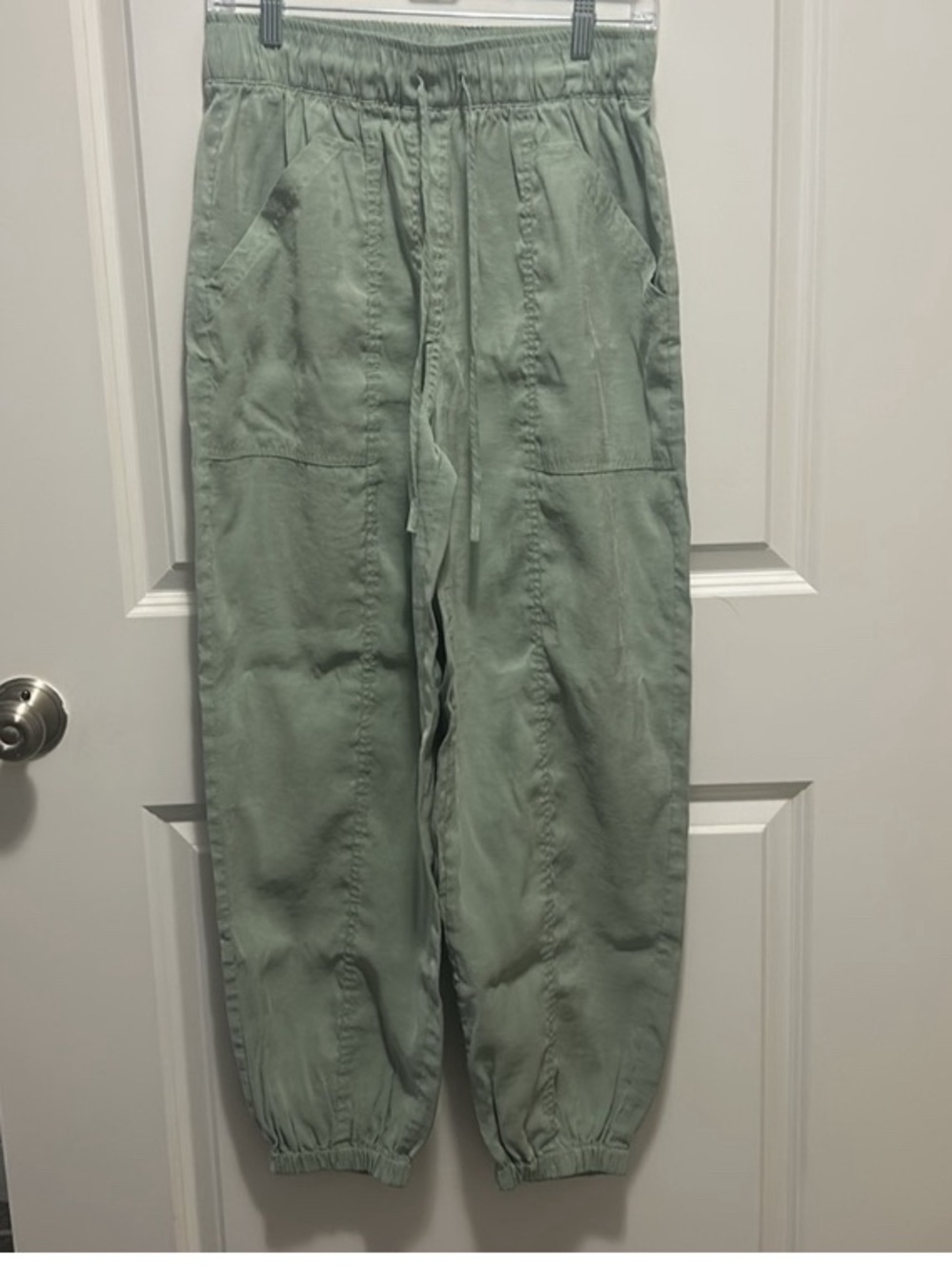 Abercrombie & Fitch Sage Green Cargo Joggers, Small